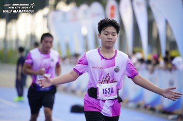 BINH DUONG NEW CITY HALF MARATHON 2024 - Ảnh #1761697