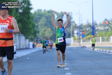 BINH DUONG NEW CITY HALF MARATHON 2024 - Ảnh #1765534