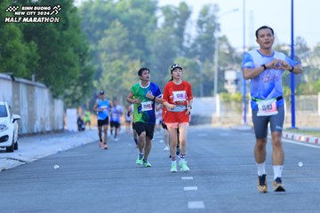 BINH DUONG NEW CITY HALF MARATHON 2024 - Ảnh #1764551