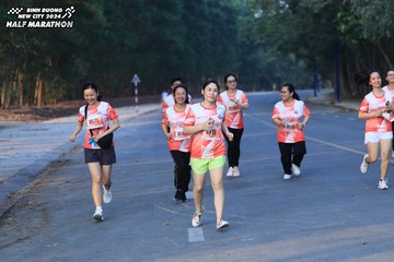 BINH DUONG NEW CITY HALF MARATHON 2024 - Ảnh #1774678