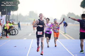 BINH DUONG NEW CITY HALF MARATHON 2024 - Ảnh #1775607