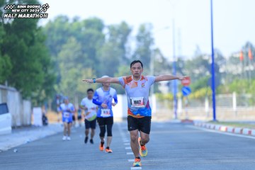 BINH DUONG NEW CITY HALF MARATHON 2024 - Ảnh #1767315