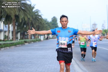 BINH DUONG NEW CITY HALF MARATHON 2024 - Ảnh #1772914