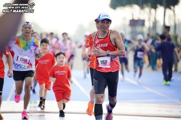 BINH DUONG NEW CITY HALF MARATHON 2024 - Ảnh #1763343
