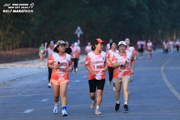 BINH DUONG NEW CITY HALF MARATHON 2024 - Ảnh #1773548
