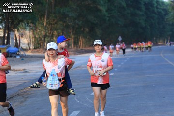 BINH DUONG NEW CITY HALF MARATHON 2024 - Ảnh #1774395