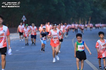 BINH DUONG NEW CITY HALF MARATHON 2024 - Ảnh #1772902