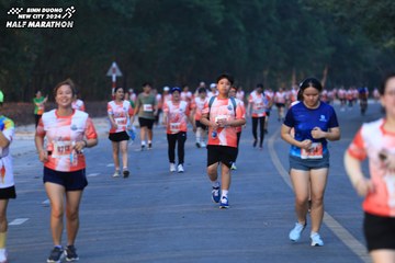BINH DUONG NEW CITY HALF MARATHON 2024 - Ảnh #1773110