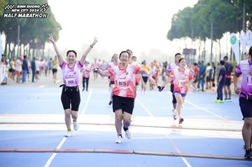 BINH DUONG NEW CITY HALF MARATHON 2024 - Ảnh #1763452