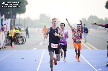 BINH DUONG NEW CITY HALF MARATHON 2024 - Ảnh #1775639