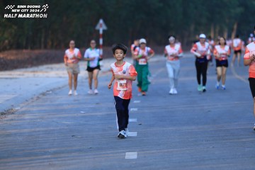BINH DUONG NEW CITY HALF MARATHON 2024 - Ảnh #1773739
