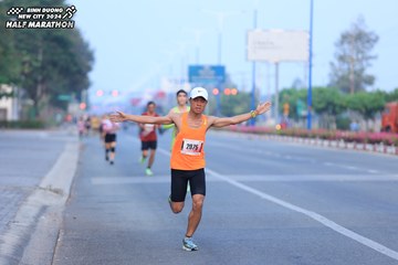 BINH DUONG NEW CITY HALF MARATHON 2024 - Ảnh #1767029