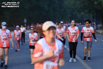BINH DUONG NEW CITY HALF MARATHON 2024 - Ảnh #1773411