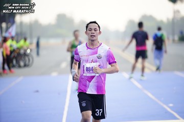BINH DUONG NEW CITY HALF MARATHON 2024 - Ảnh #1774348