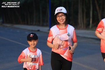 BINH DUONG NEW CITY HALF MARATHON 2024 - Ảnh #1773945