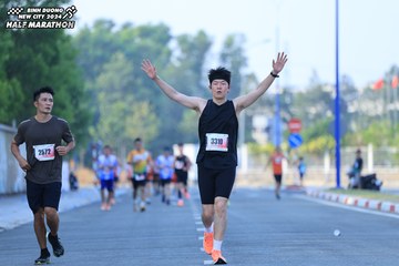 BINH DUONG NEW CITY HALF MARATHON 2024 - Ảnh #1765229
