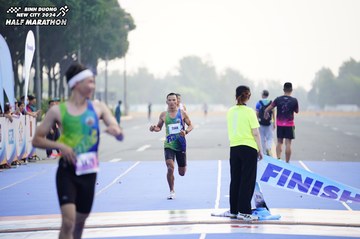 BINH DUONG NEW CITY HALF MARATHON 2024 - Ảnh #1773730