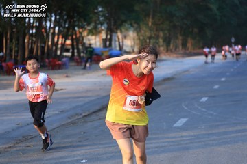 BINH DUONG NEW CITY HALF MARATHON 2024 - Ảnh #1774534