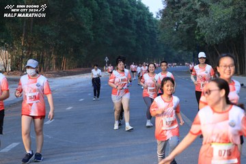 BINH DUONG NEW CITY HALF MARATHON 2024 - Ảnh #1773445