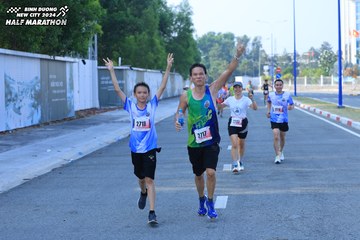 BINH DUONG NEW CITY HALF MARATHON 2024 - Ảnh #1769109