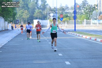 BINH DUONG NEW CITY HALF MARATHON 2024 - Ảnh #1769269