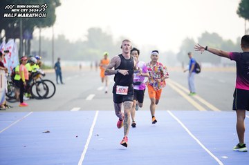 BINH DUONG NEW CITY HALF MARATHON 2024 - Ảnh #1775594