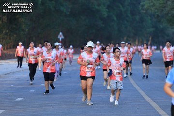 BINH DUONG NEW CITY HALF MARATHON 2024 - Ảnh #1773323