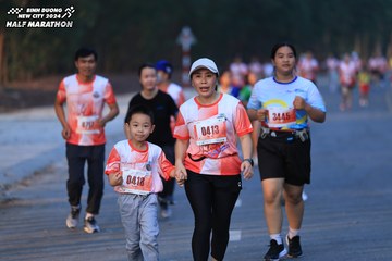 BINH DUONG NEW CITY HALF MARATHON 2024 - Ảnh #1773611