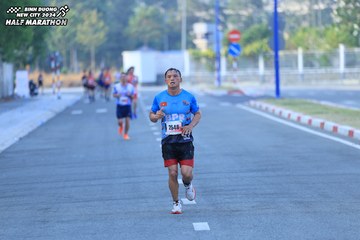 BINH DUONG NEW CITY HALF MARATHON 2024 - Ảnh #1775165