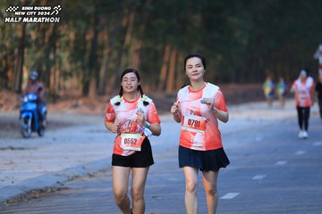 BINH DUONG NEW CITY HALF MARATHON 2024 - Ảnh #1773510