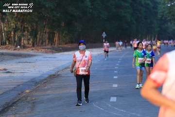 BINH DUONG NEW CITY HALF MARATHON 2024 - Ảnh #1773648