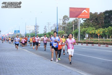 BINH DUONG NEW CITY HALF MARATHON 2024 - Ảnh #1775082