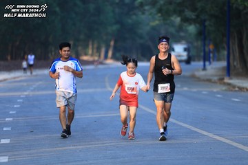 BINH DUONG NEW CITY HALF MARATHON 2024 - Ảnh #1774732