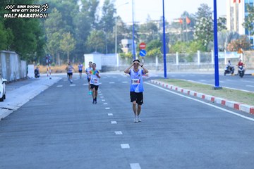 BINH DUONG NEW CITY HALF MARATHON 2024 - Ảnh #1775021