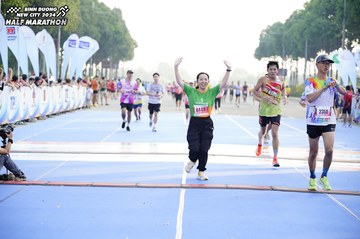 BINH DUONG NEW CITY HALF MARATHON 2024 - Ảnh #1762796
