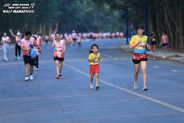 BINH DUONG NEW CITY HALF MARATHON 2024 - Ảnh #1773704