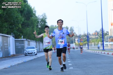 BINH DUONG NEW CITY HALF MARATHON 2024 - Ảnh #1775585