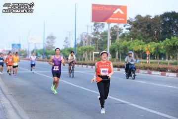 BINH DUONG NEW CITY HALF MARATHON 2024 - Ảnh #1773565