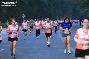 BINH DUONG NEW CITY HALF MARATHON 2024 - Ảnh #1773108