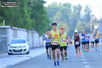BINH DUONG NEW CITY HALF MARATHON 2024 - Ảnh #1775379