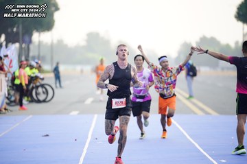BINH DUONG NEW CITY HALF MARATHON 2024 - Ảnh #1775612