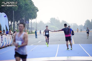 BINH DUONG NEW CITY HALF MARATHON 2024 - Ảnh #1772934