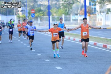 BINH DUONG NEW CITY HALF MARATHON 2024 - Ảnh #1774804