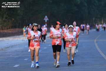BINH DUONG NEW CITY HALF MARATHON 2024 - Ảnh #1773541