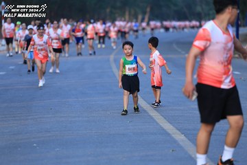 BINH DUONG NEW CITY HALF MARATHON 2024 - Ảnh #1772862