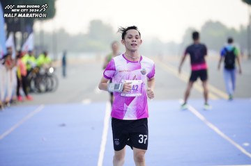 BINH DUONG NEW CITY HALF MARATHON 2024 - Ảnh #1774358