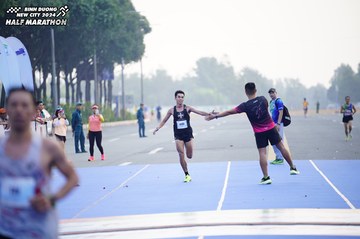 BINH DUONG NEW CITY HALF MARATHON 2024 - Ảnh #1772986