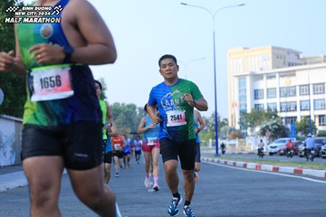 BINH DUONG NEW CITY HALF MARATHON 2024 - Ảnh #1775534