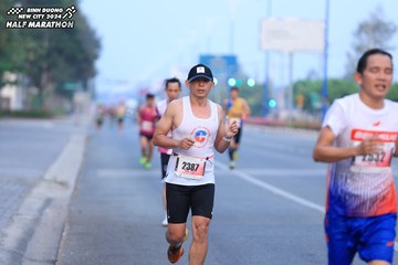 BINH DUONG NEW CITY HALF MARATHON 2024 - Ảnh #1766430