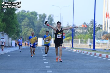 BINH DUONG NEW CITY HALF MARATHON 2024 - Ảnh #1766359